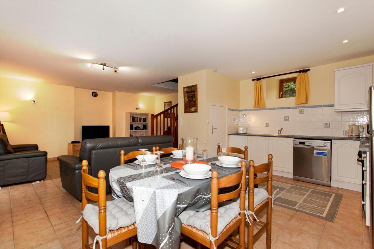 Stone Cottage With Modern Cosy Interior Near To Josselin Perfect Retreat For Writers Or Star Gazers Guégon Buitenkant foto