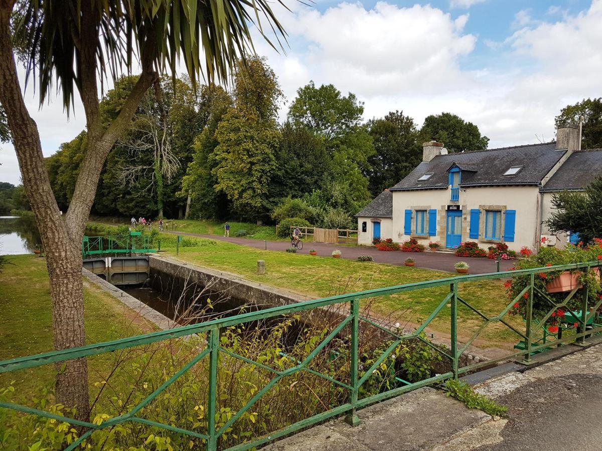 Stone Cottage With Modern Cosy Interior Near To Josselin Perfect Retreat For Writers Or Star Gazers Guégon Buitenkant foto